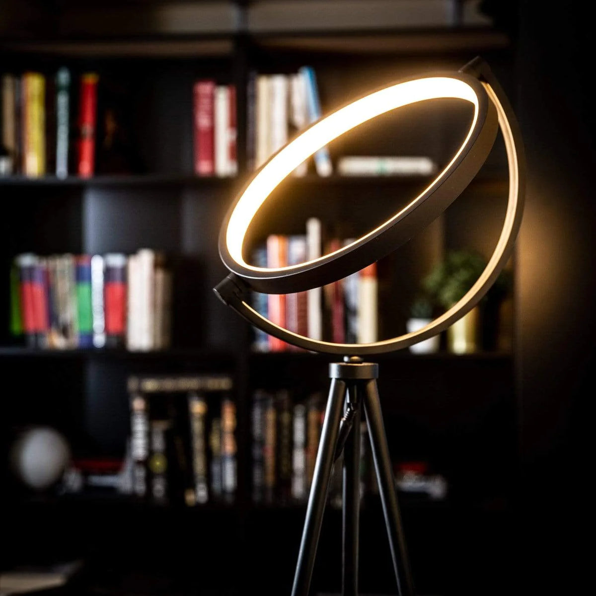 Halo Floor Lamp – view 3