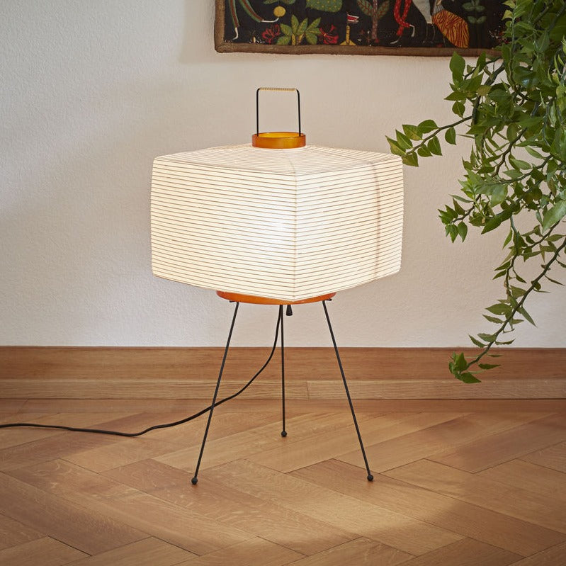 Akari 7A Table Lamp