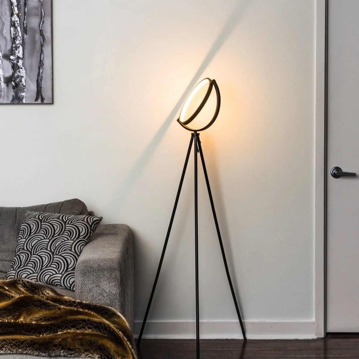 Halo Floor Lamp – view 4