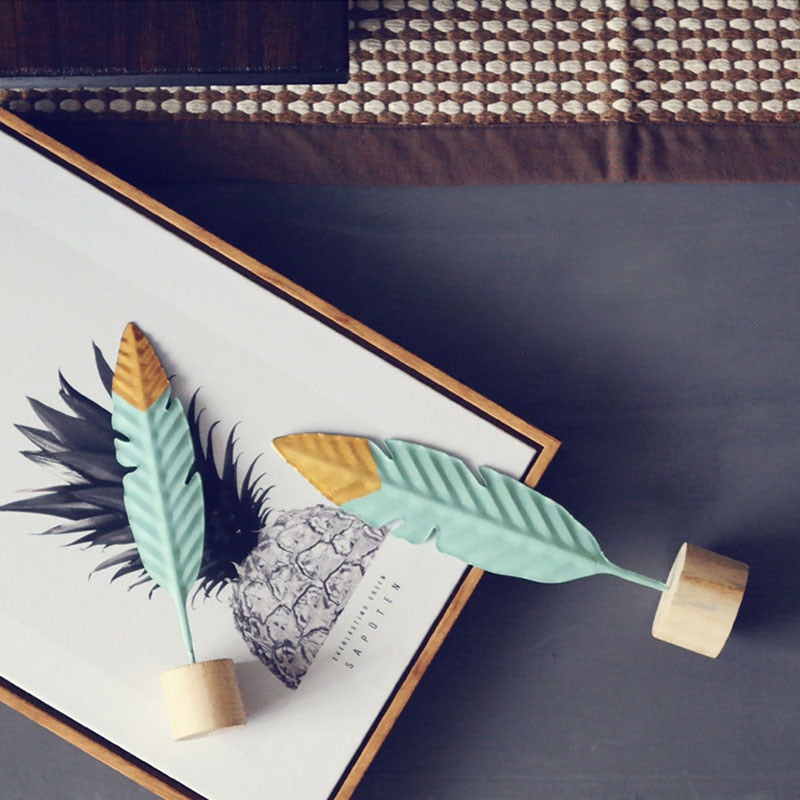 Decorative Feather Holder